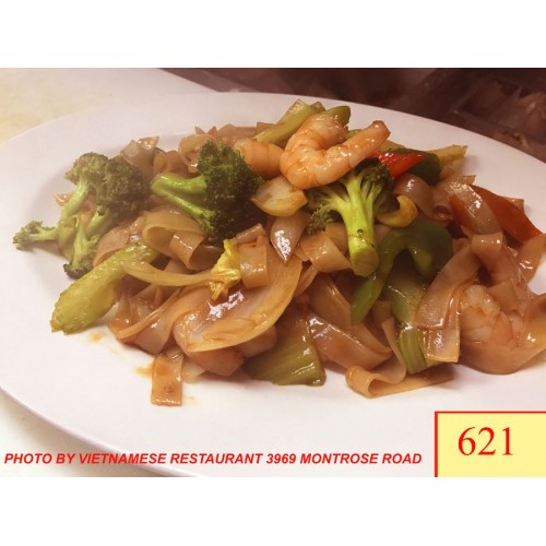 621. HỦ TIẾU XÀO TÔM RAU CẢI - STIR FRIED RICE NOODLES WITH SHRIMP & MIXED VEGETABLES